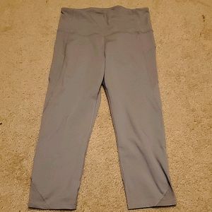 Old Navy High Wasted Crop Leggings w/ Side Pockets